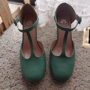 Vintage Style Green T-strap Heels